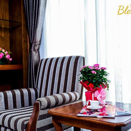 Thien Tu Hotel Хошимин Экстерьер фото